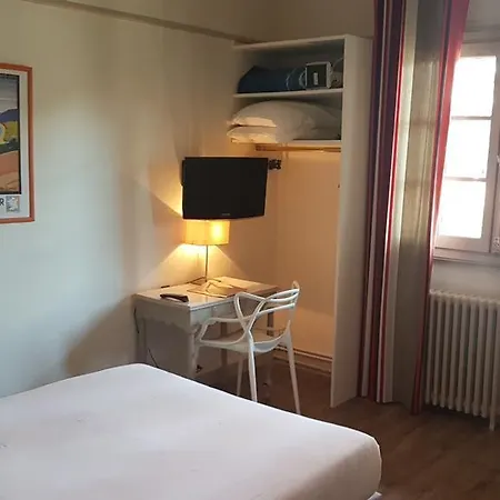 Ttiki Etchea Hotel 2*